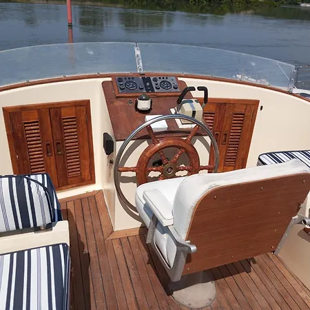 Úszó hotel Bateau Papaye Sète